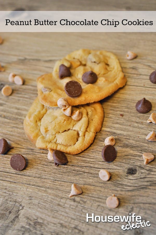Peanut Butter Chocolate Chip Cookies | HousewifeEclectic.com