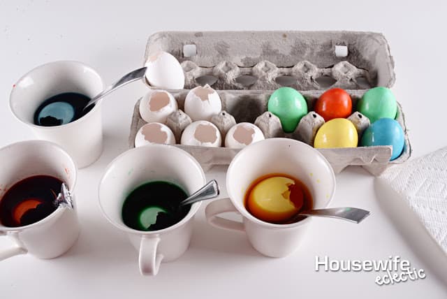 Housewife Eclectic: confetti eggs