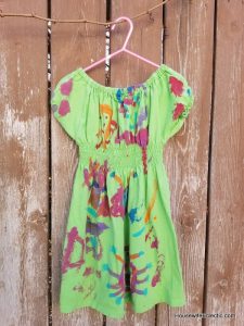 turn a boxy adult mens shirt into a gathered peasant style girls dress for playing HousewifeEclectic (5)
