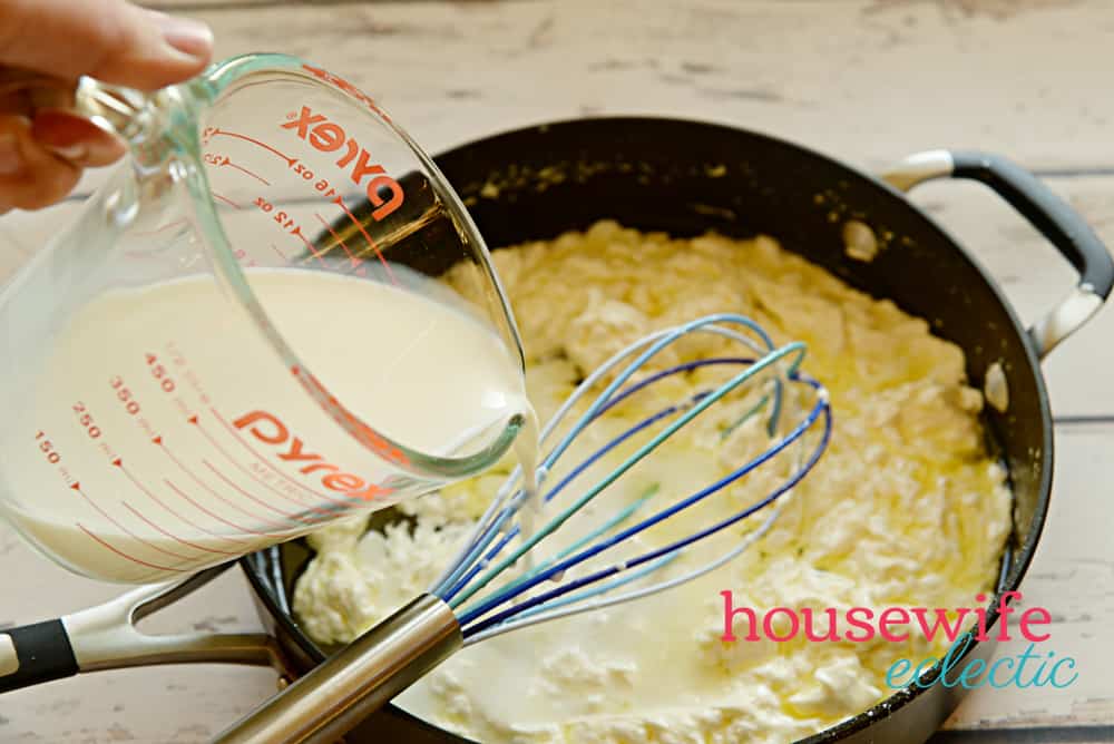 Fast and Easy Alfredo Sauce - Milk