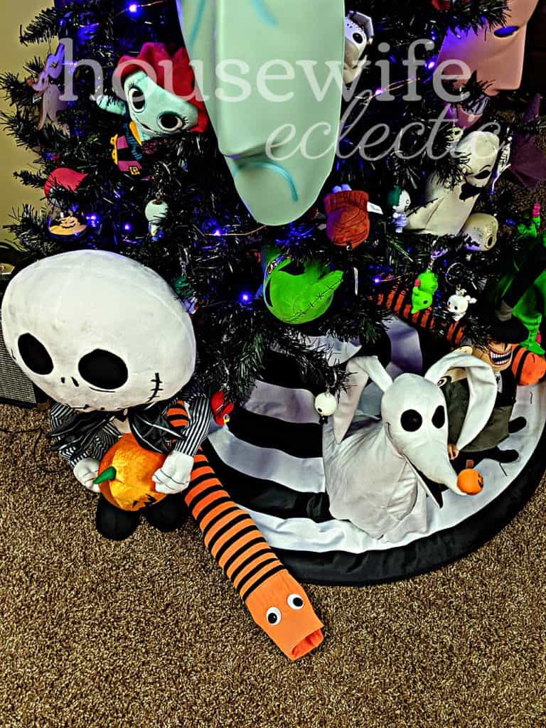 Housewife Eclectic: Nightmare Before Christmas Tree Snake