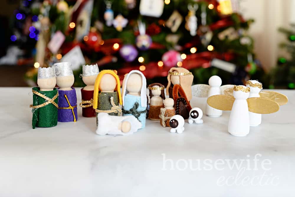 Housewife Eclectic: DIY Peg Nativity
