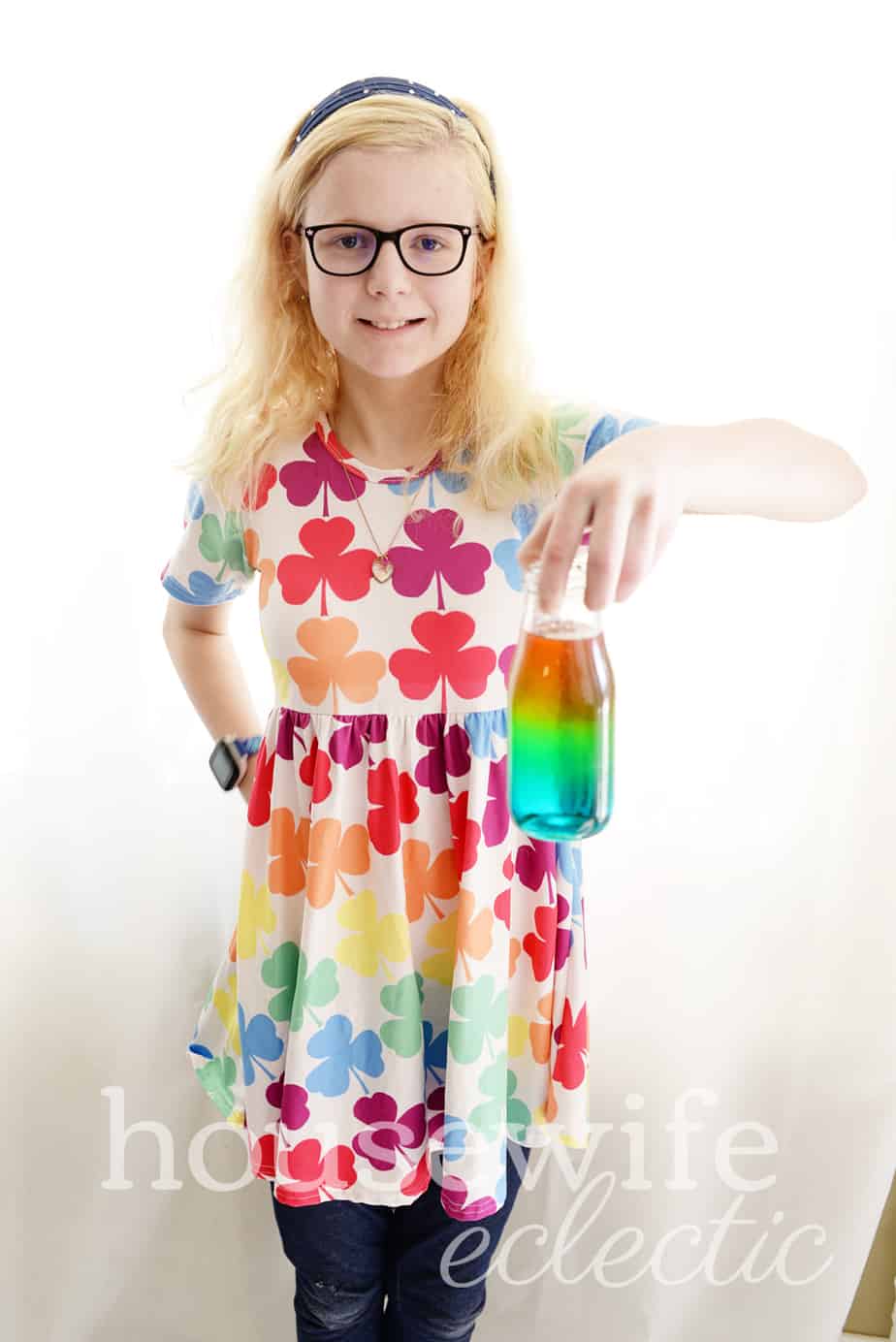 Housewife Eclectic: Rainbow in a Jar Science Experiment